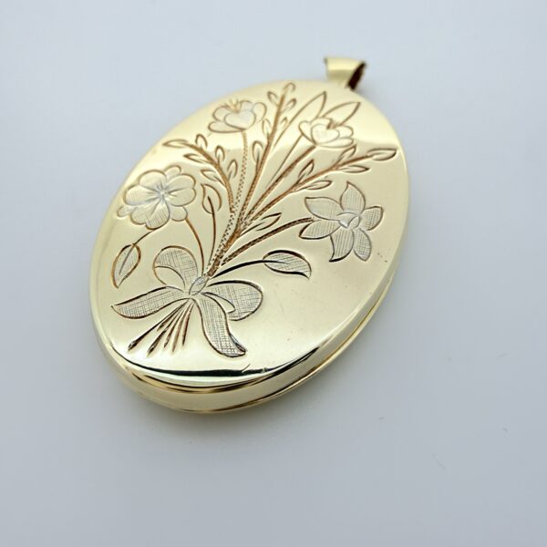 9ct gold Vintage Locket